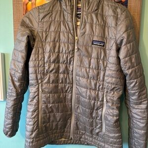 Patagonia Light Gray Quilted Jacket with Logo